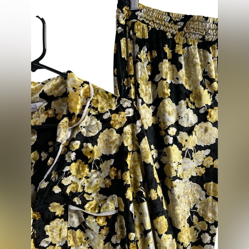 Sofia intimates long sleeve black and gold floral pajama set - Picture 3 of 7